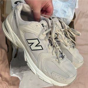 New Balance 530 'Ivory' – Size US 8 Mens/ 9.5 womens